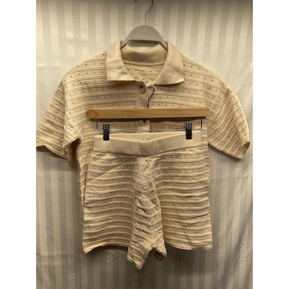 Womans Sweater and Short Set Size Small Beige‎ Peach Color Soft NEW